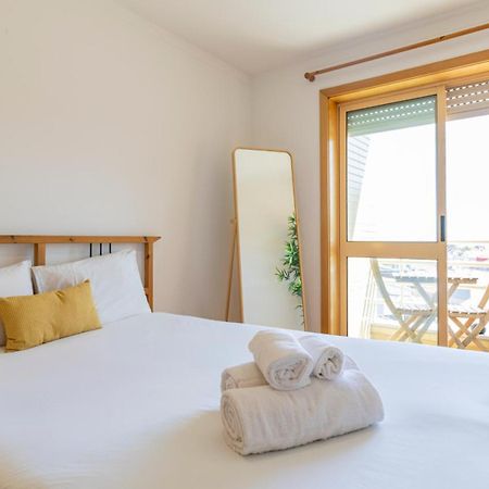 Cozy Downtown Apartment By Unique Hosts Porto Bagian luar foto